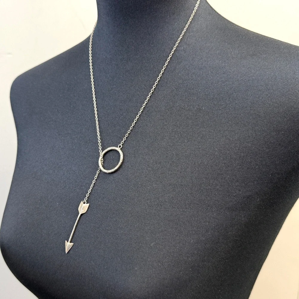 Necklace silver tone